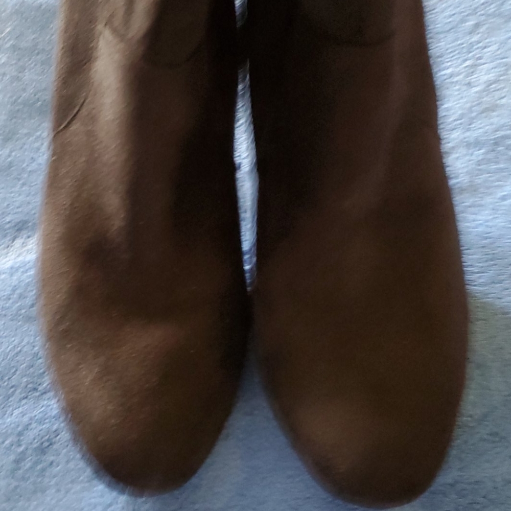 Boots - Picture 2 of 5
